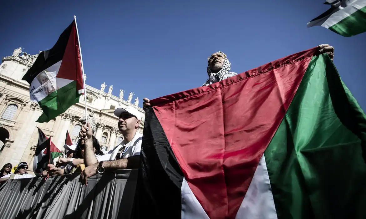 Canadá, Reino Unido e Austrália reconhecem o Estado Palestino