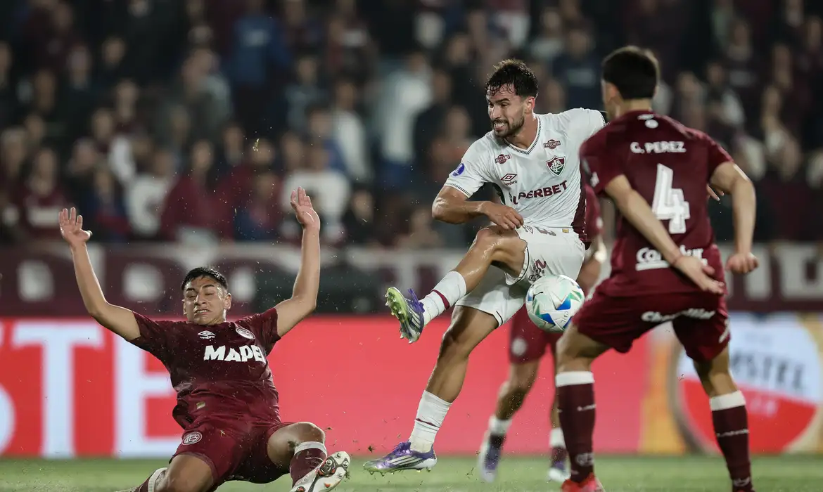 Fluminense sai em desvantagem diante do Lanús na Copa Sul-Americana