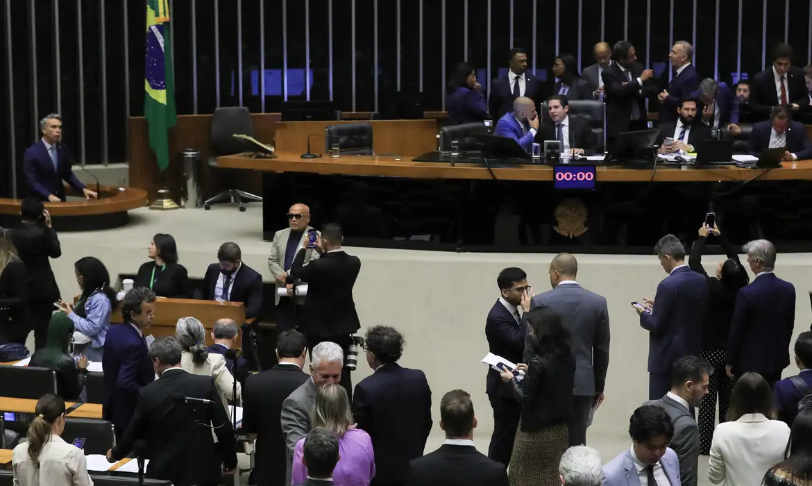 Aprovada urgência de PL que libera R$ 1,5 bi para saúde e educação