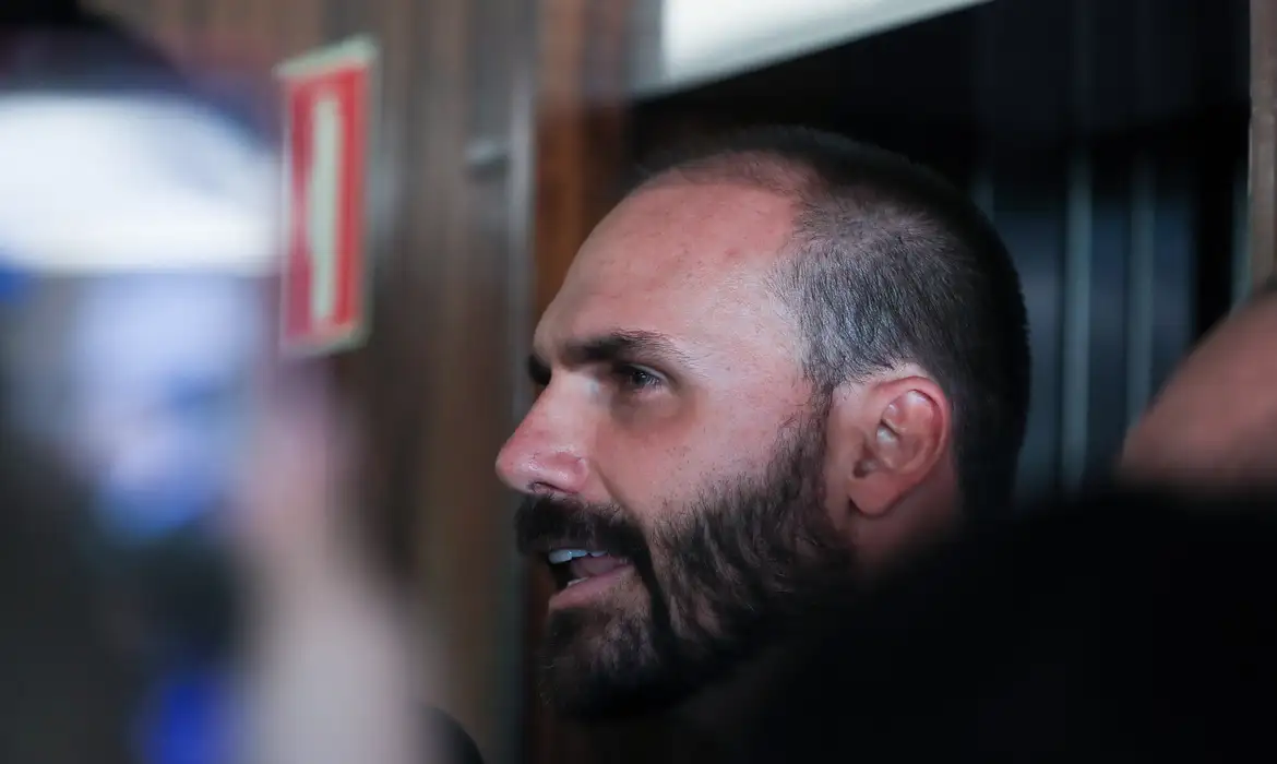 PL oficializa Eduardo Bolsonaro como líder da Minoria na Câmara