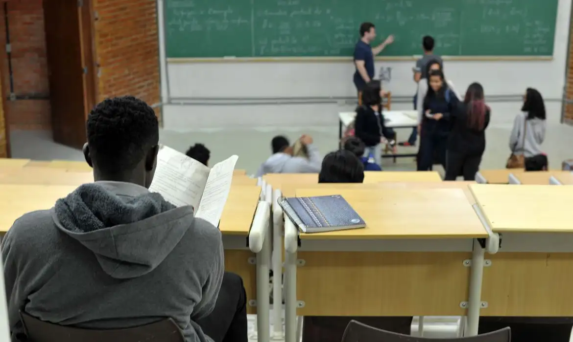 Brasil tem maior número de aluno por professor em faculdades privadas