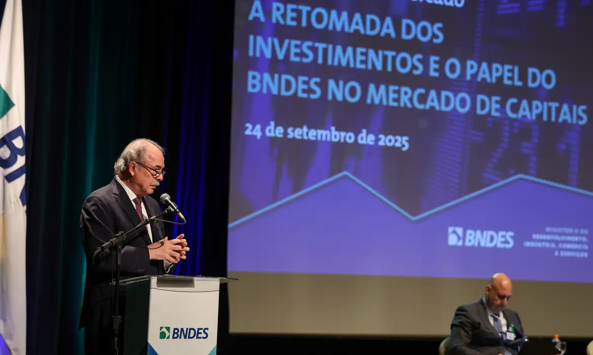 Mercadante defende democratizar acesso ao mercado de capitais