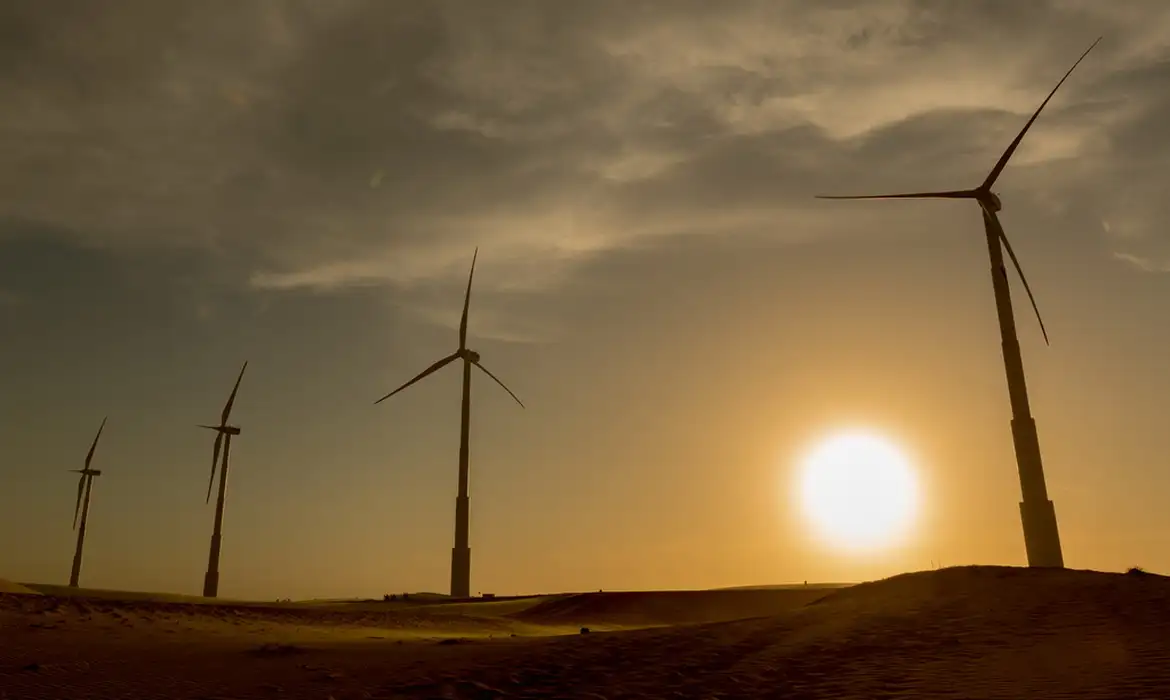 Brasil e mais 16 países assinam carta por transição energética justa