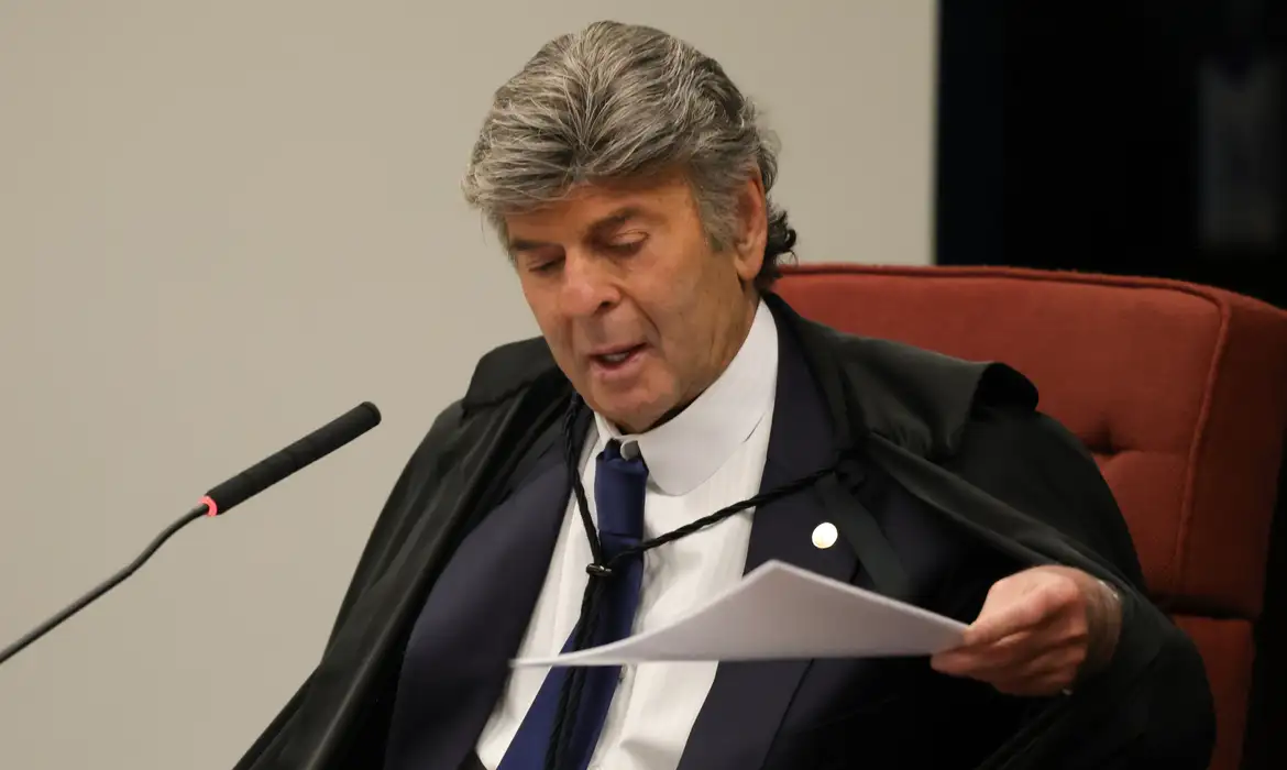 Fux pede vista e suspende julgamento de recurso de Moro no STF