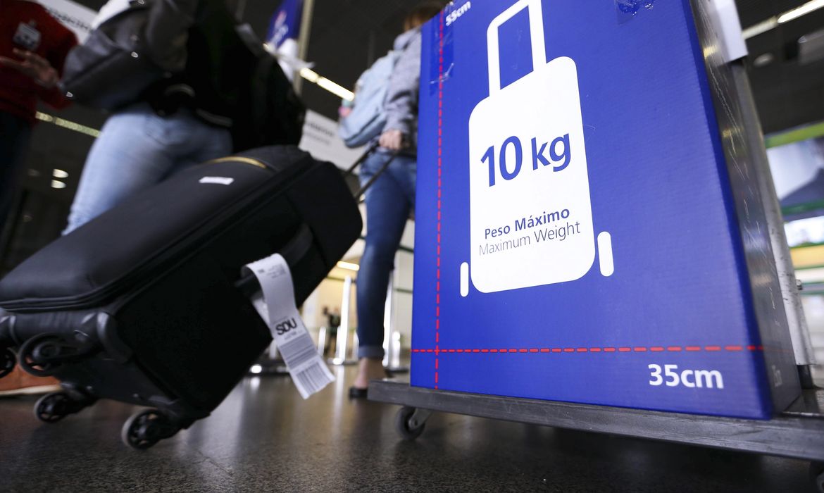 Aéreas terão que explicar mudanças na cobrança de bagagens de mão