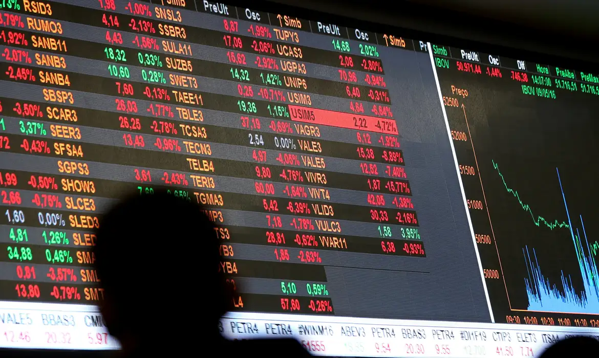 Bolsa bate recorde e dólar cai após reunião entre Lula e Trump