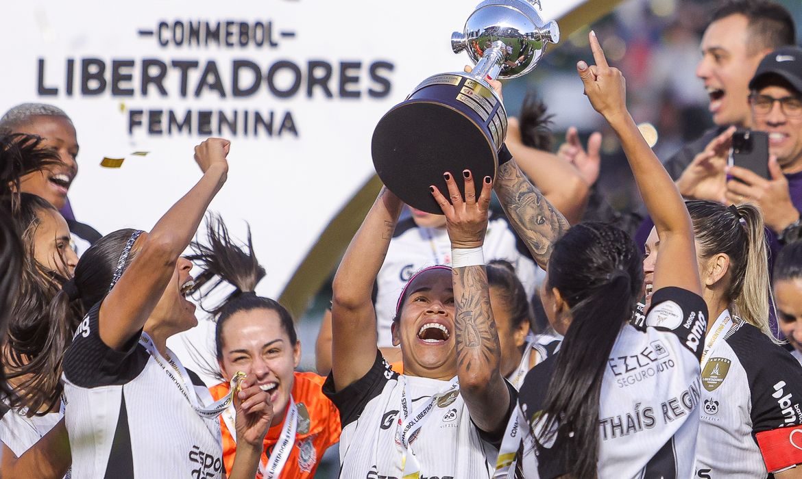 Libertadores: Corinthians faz história com tricampeonato consecutivo