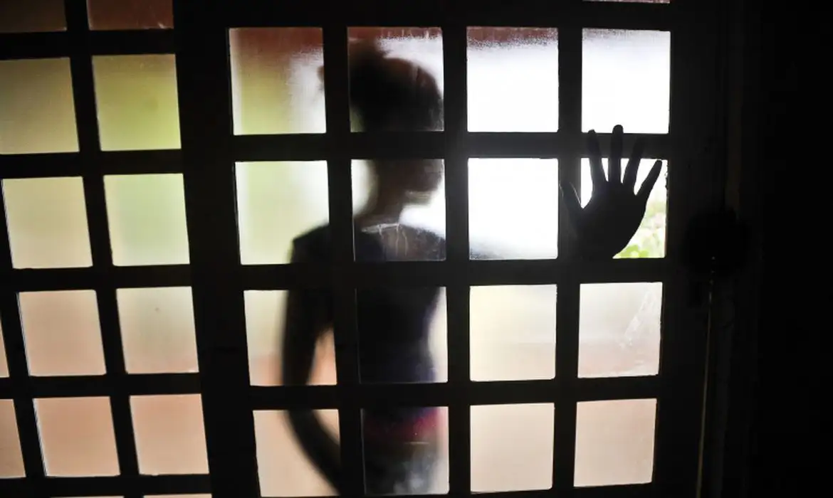 Violência sexual é violação que mais vitima meninas, aponta pesquisa