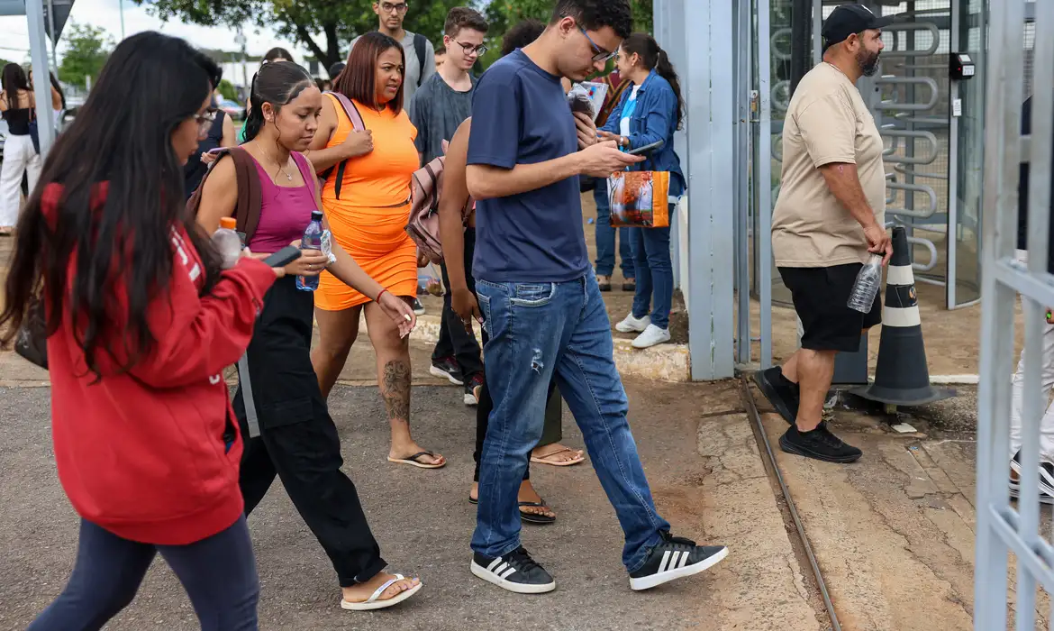Veículos da EBC fazem cobertura especial do Enem 2025 neste domingo