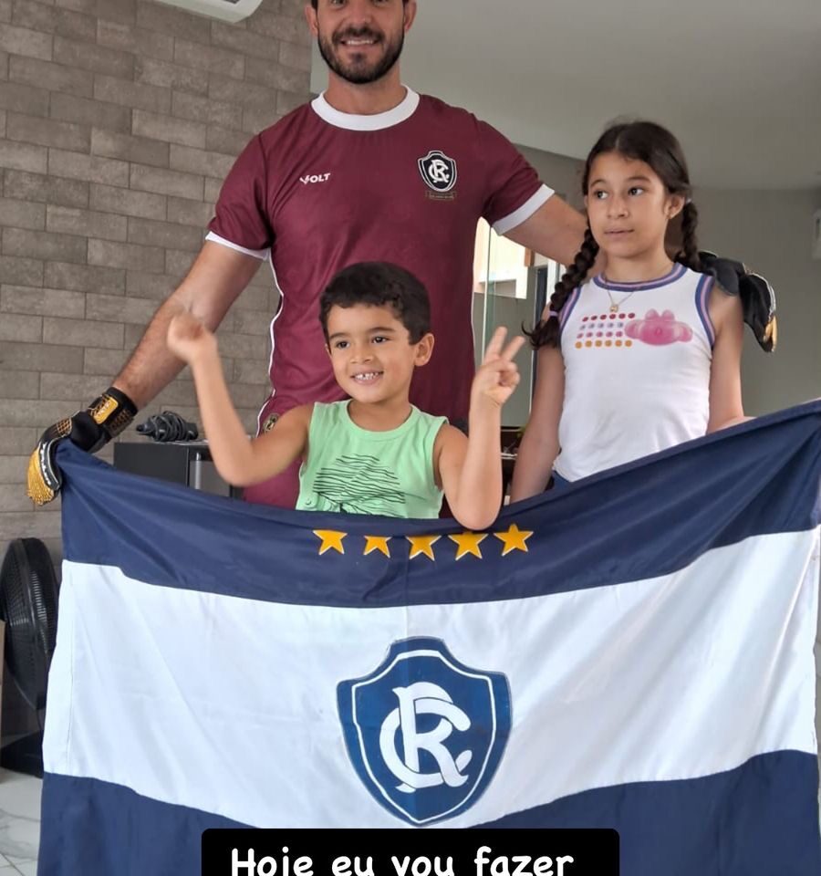 Deputado Fábio Figueiras vai ao estádio vestido de goleiro e é confundido com Marcelo Rangel