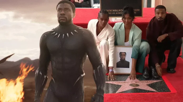 Chadwick Boseman recebe estrela na calçada da fama em cerimônia comovente