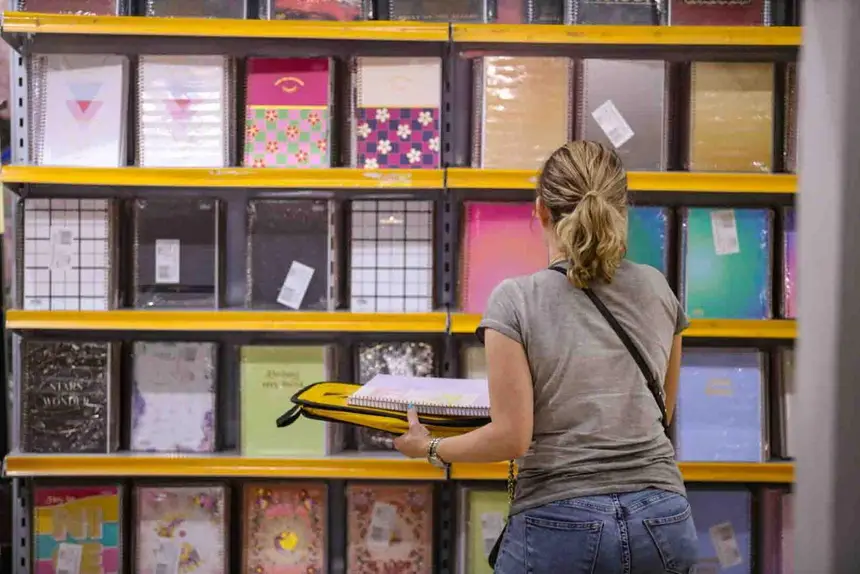 Procon Pará divulga relação de produtos permitidos na lista de material escolar para 2026