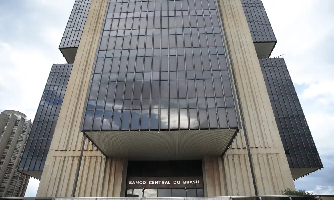 Entidades financeiras defendem atuação do Banco Central no caso Master