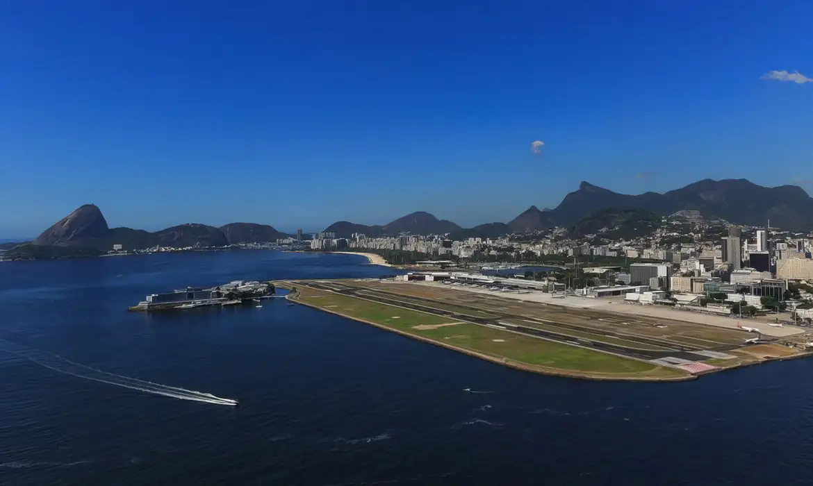 Voos no Santos Dumont serão ampliados em 2026, diz ministro