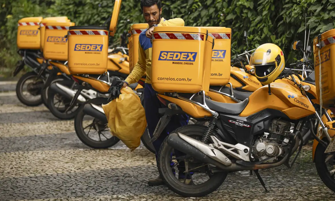 DOU publica extrato de empréstimo de R$ 12 bilhões para os Correios