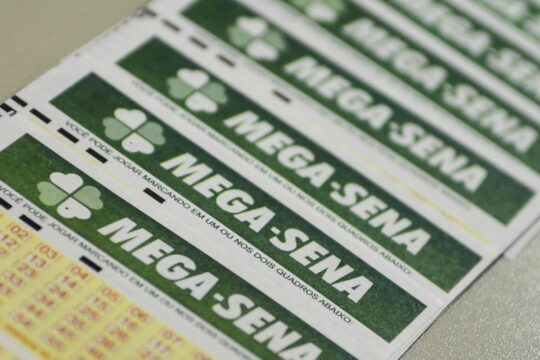 Prêmio de R$ 115 milhões da Mega-Sena será sorteado neste sábado
