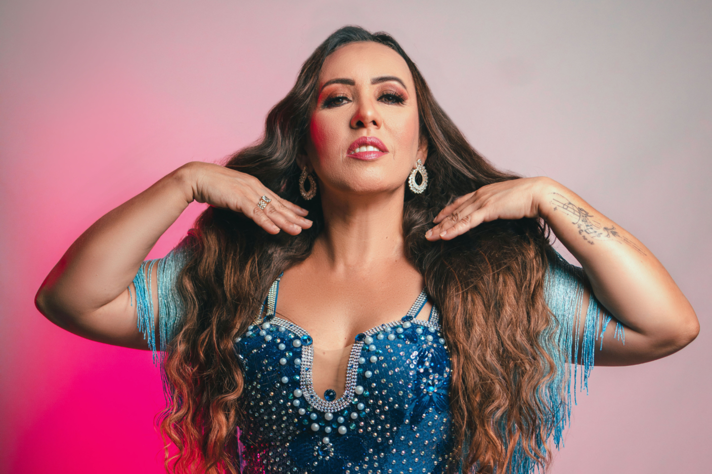 Evento “Fruto Sensual no Barco” promete experiência musical única ao pôr do sol