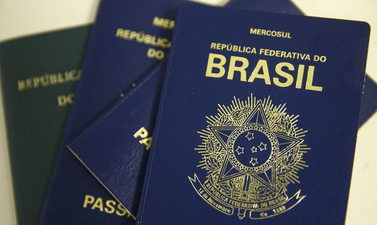 Visto de imigrante: EUA suspendem emissão para 75 países, incluindo Brasil