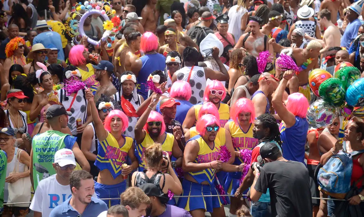 Como curar a ressaca após o Carnaval? Veja dicas para aliviar os sintomas