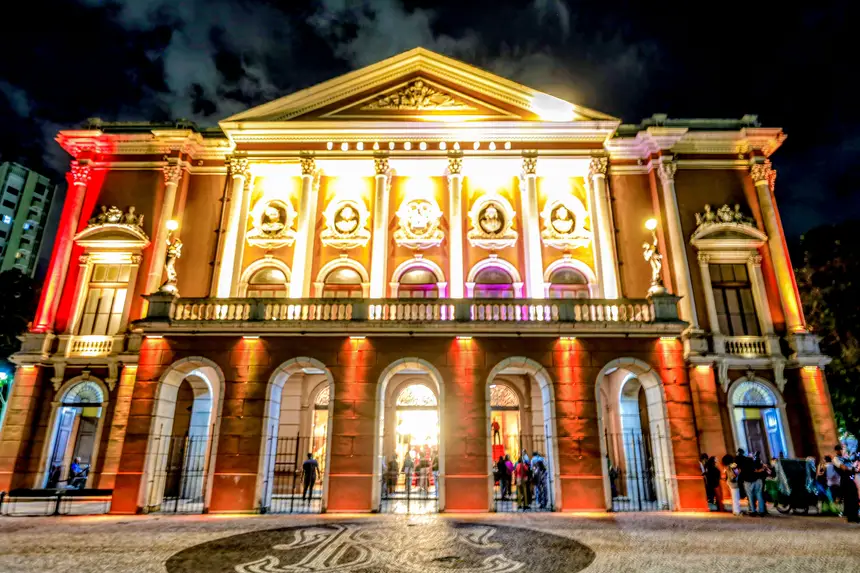 Theatro da Paz celebra 148 anos com programação gratuita em Belém