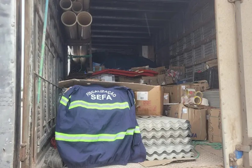 Sefa apreende 15 toneladas de queijo e materiais de construção no Pará