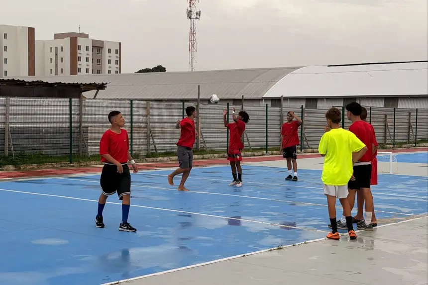 Parque Olímpico Mangueirão reúne 400 jovens em ação esportiva