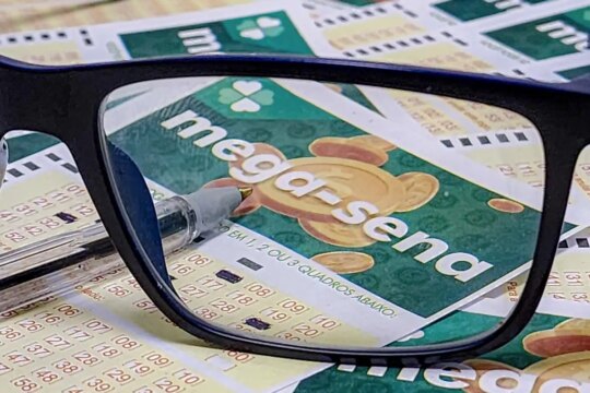 Mega-Sena acumulada sorteia prêmio estimado em R$ 105 milhões
