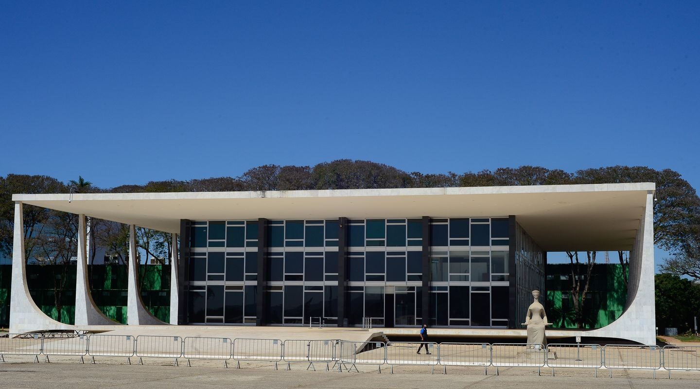 Fachin cobra manifestação da PGR sobre casos do INSS e Master