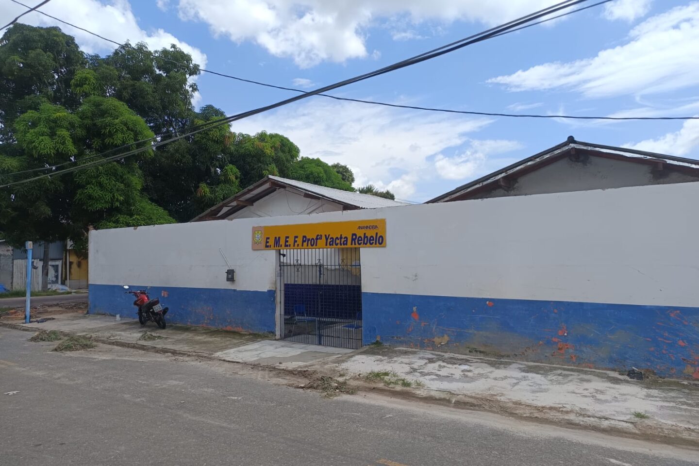 Pais de alunos denunciam descaso em escola municipal de Ananindeua sem aulas presenciais há meses