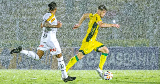 Chuva interrompe jogo no Paulista e pode adiar Remo x Mirassol