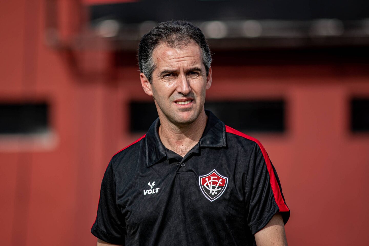 Léo Condé é apresentado como novo técnico do Remo e projeta reorganização da equipe