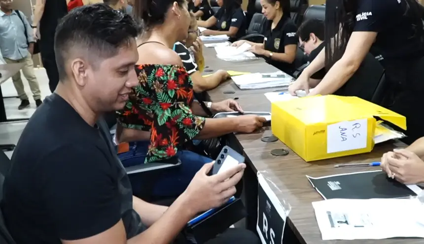 Polícia Civil devolve cerca de 500 celulares aos donos no Pará