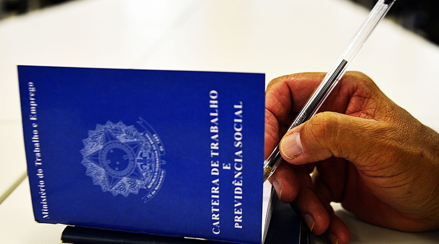 Brasil tem recorde de 66,8% dos trabalhadores na previdência social