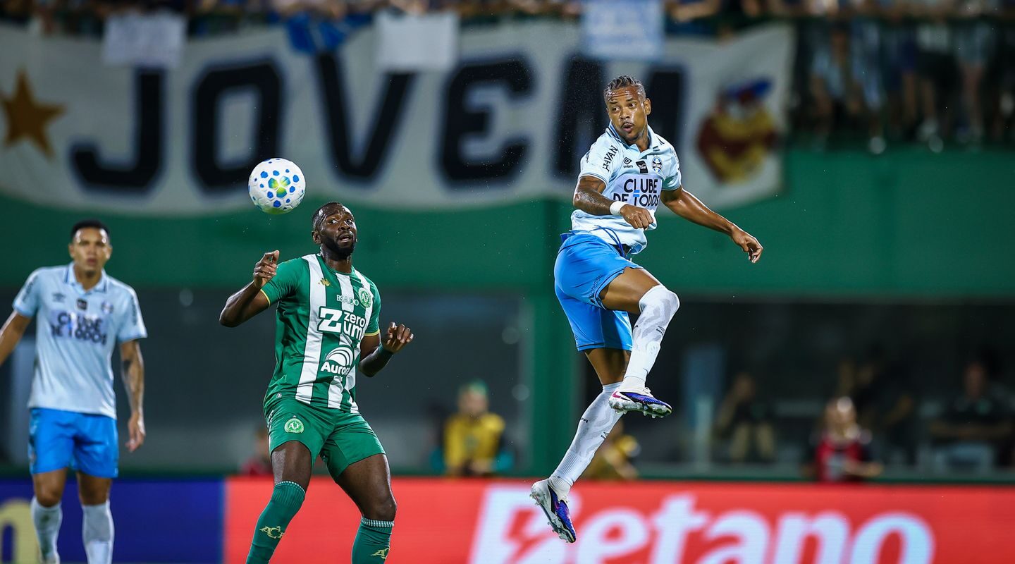 Brasileiro: Chapecoense e Grêmio ficam no empate de 1 a 1
