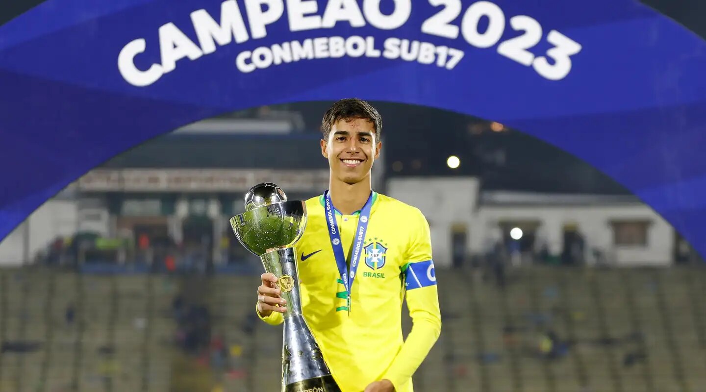 Vitor Reis é convocado para amistoso do Brasil contra Croácia