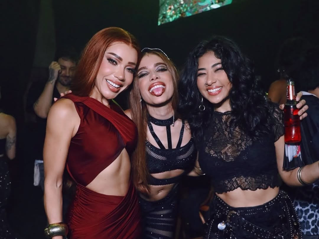 Viviane Batidão e Zaynara marcam presença em festa de Anitta