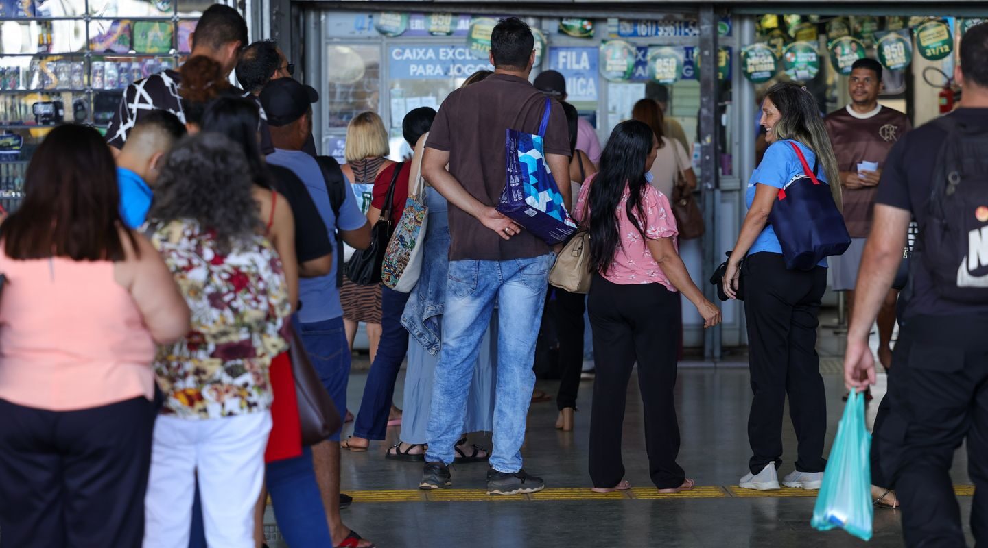 Mega-Sena acumula e prêmio principal vai para R$ 7,5 milhões