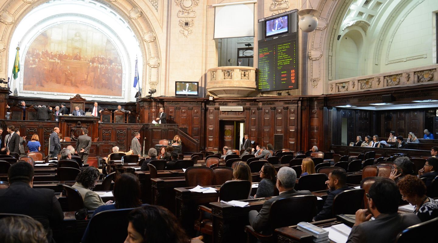 TRE-RJ marca para terça recontagem de votos após cassação de Bacellar