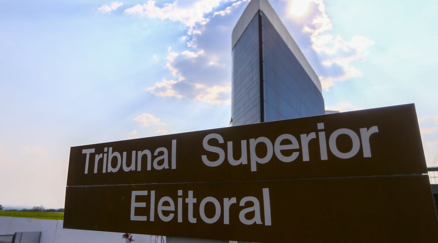 TSE aprova restrições para uso de IA nas eleições de outubro