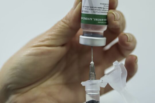 Vacinação contra a gripe começa no DF