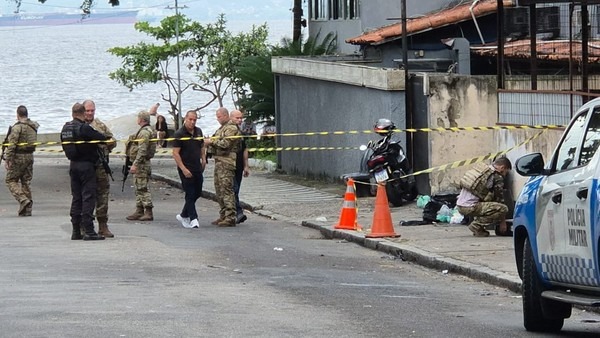 Explosão de granada em ponto de ônibus deixa oito feridos no Rio de Janeiro