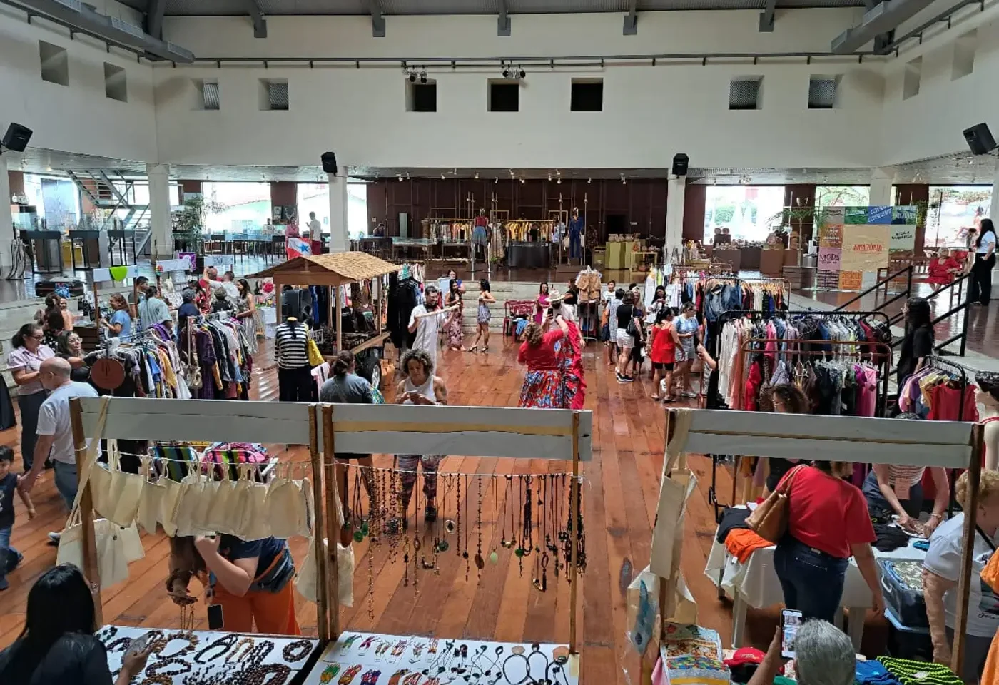 Feira de artesanato de Dia das Mães movimenta o Espaço São José Liberto