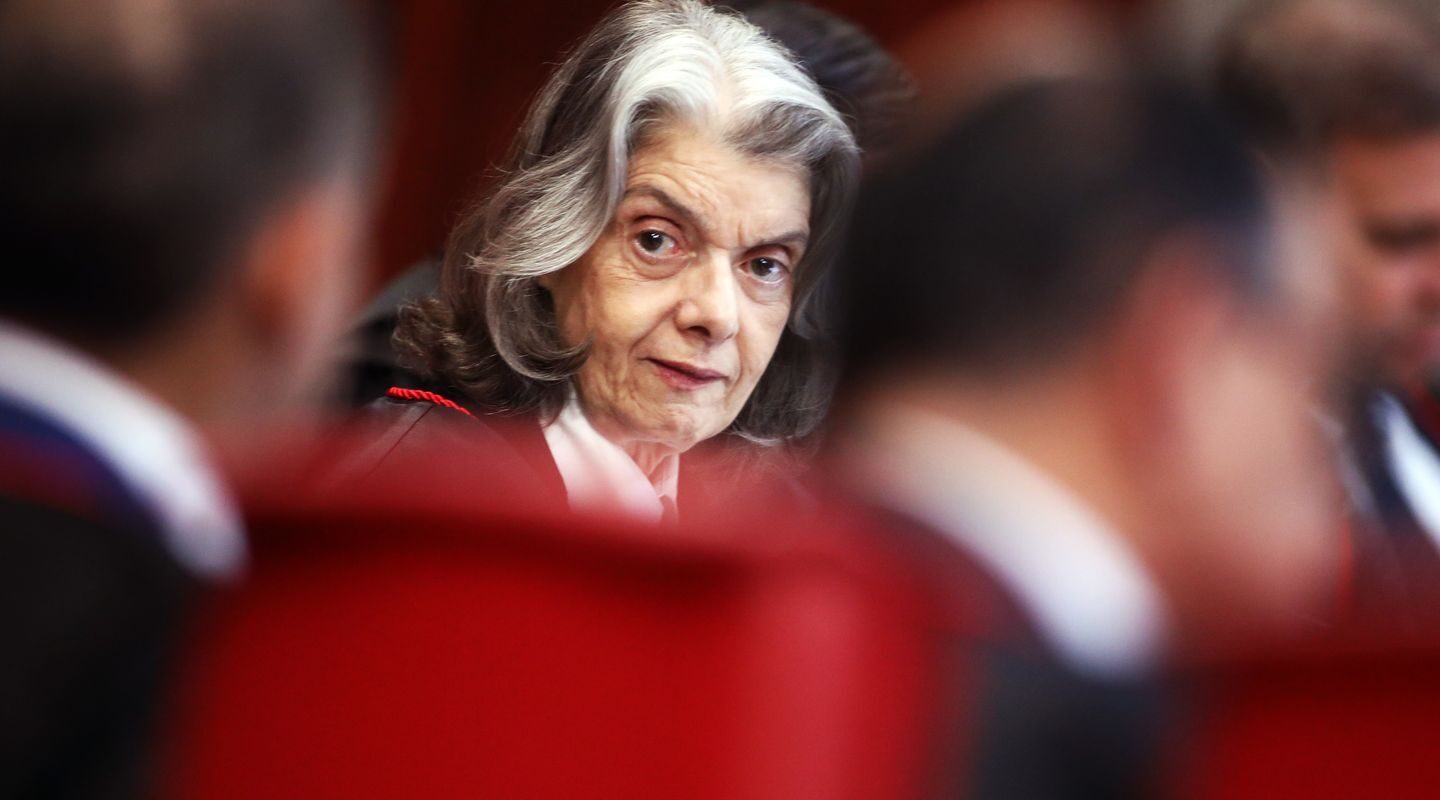 Cármen Lúcia antecipa eleição para sucessão no TSE
