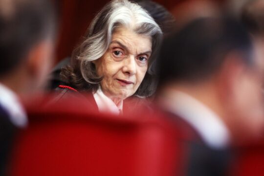 Cármen Lúcia antecipa eleição para sucessão no TSE