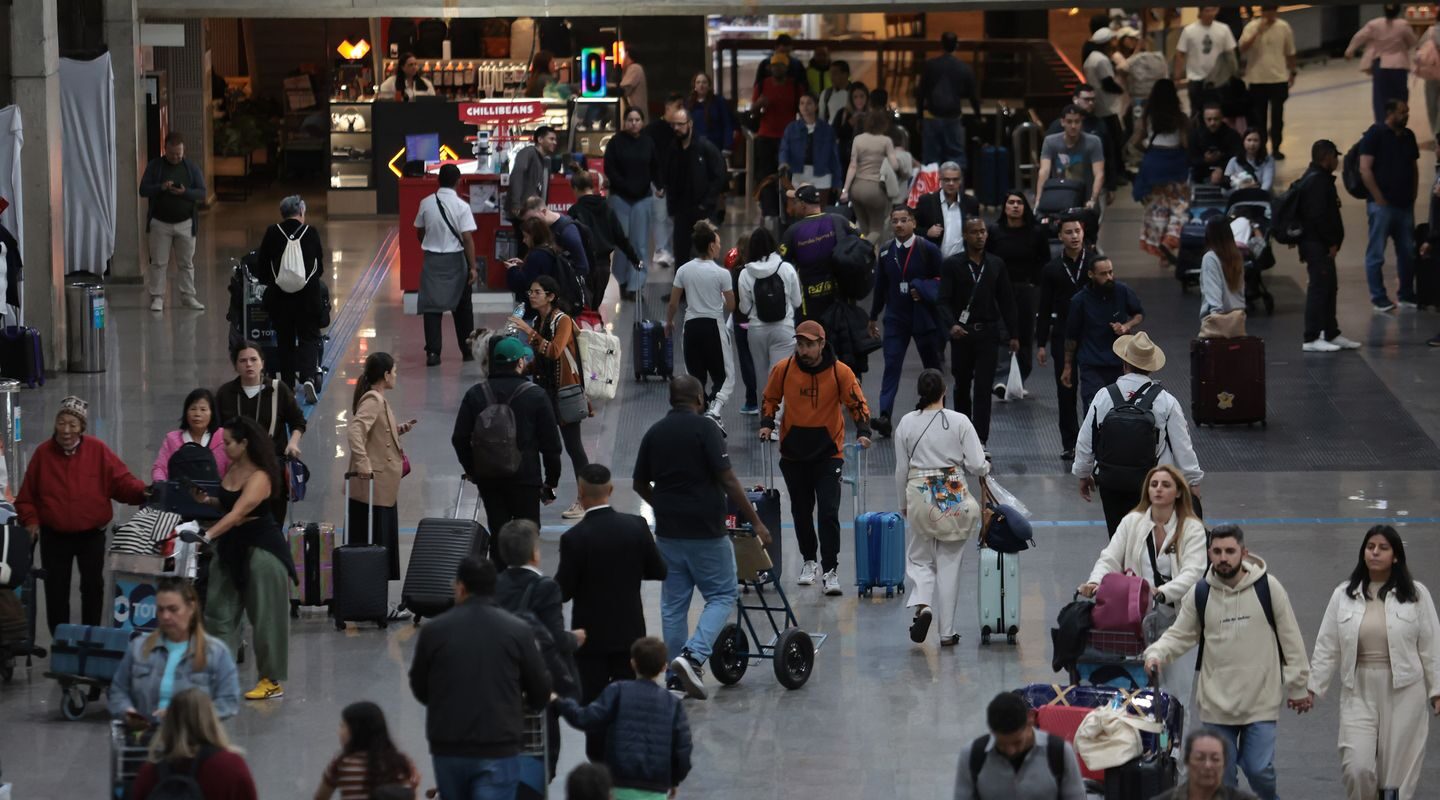 Feriado de Tiradentes aumenta fluxo de passageiros em aeroportos