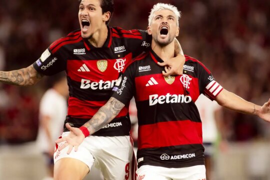 Fla estreia na Copa do Brasil com triunfo de 2 a 1 sobre o Vitória