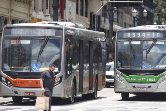 Inflação oficial chega a 0,88% em março, diz IBGE