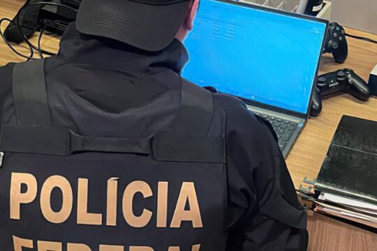 PF realiza operação contra acusados de vazar dados de ministros do STF