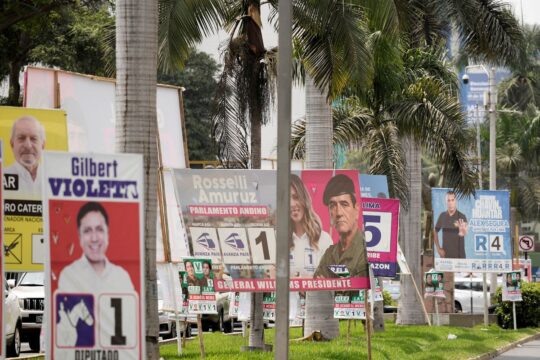 Peru vai às urnas com 35 candidatos presidenciais e resultado incerto