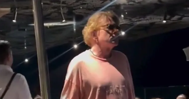 Fãs encontram Axl Rose em rooftop antes de show no Brasil